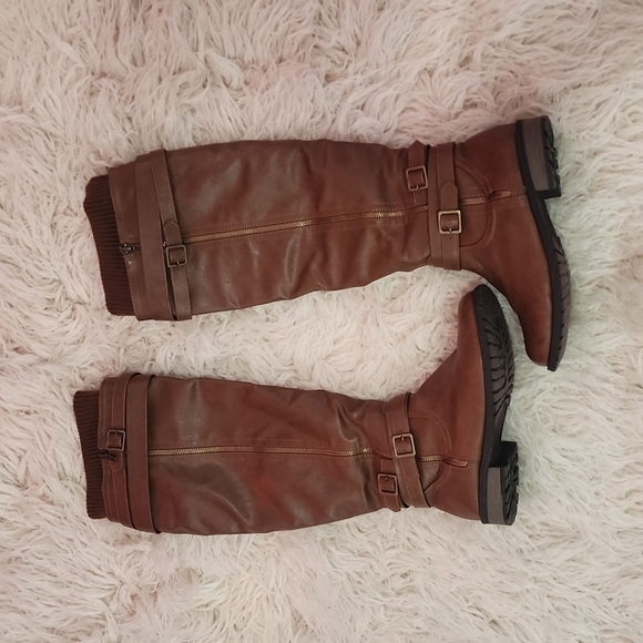 Like New! FOREVER Link Shoes Sweater Cuffed Knee High Faux Leather Boots Size 8 - Picture 3 of 11